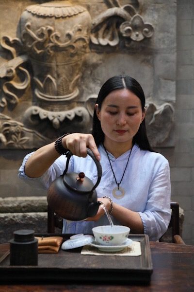 中国安徽省黄山市の銘茶店にて。